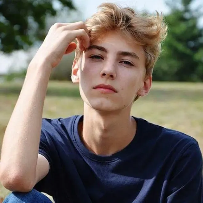 ออฟ จุมพล avatar